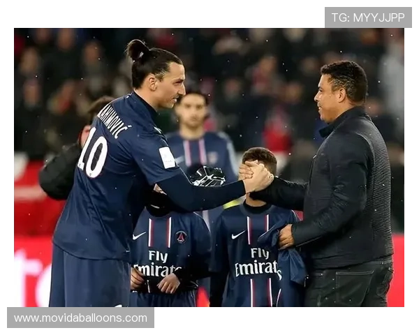 与穆里尼奥庆祝的球童加油小子